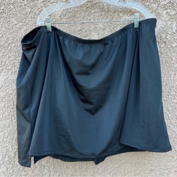Cacique Skirt Women's 38 Black Slitted Swim Skort w attached shorts underneath‎ - Picture 1 of 11
